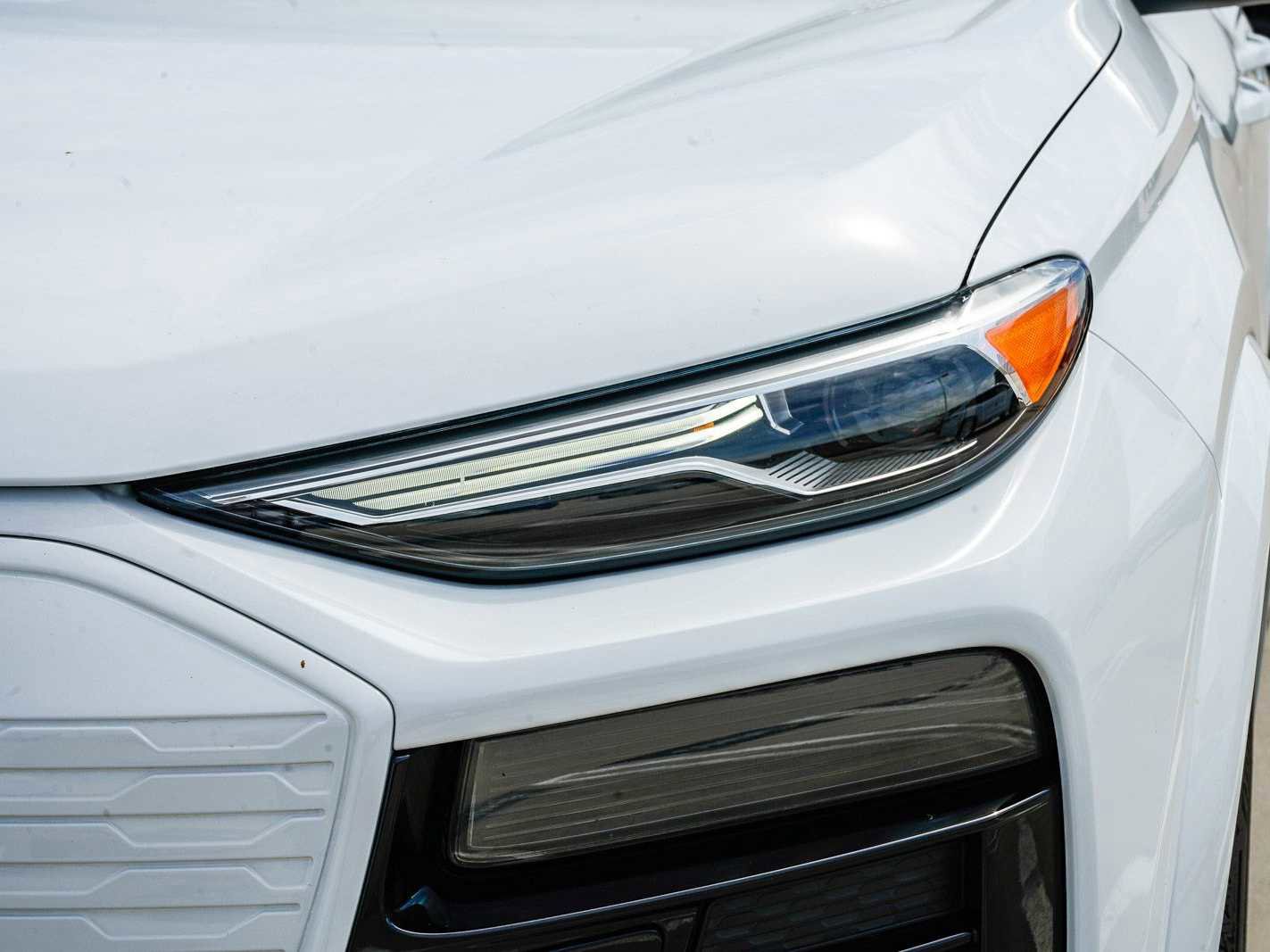 Certified 2025 Audi Q6 e-tron Premium w/ Convenience Package image 7