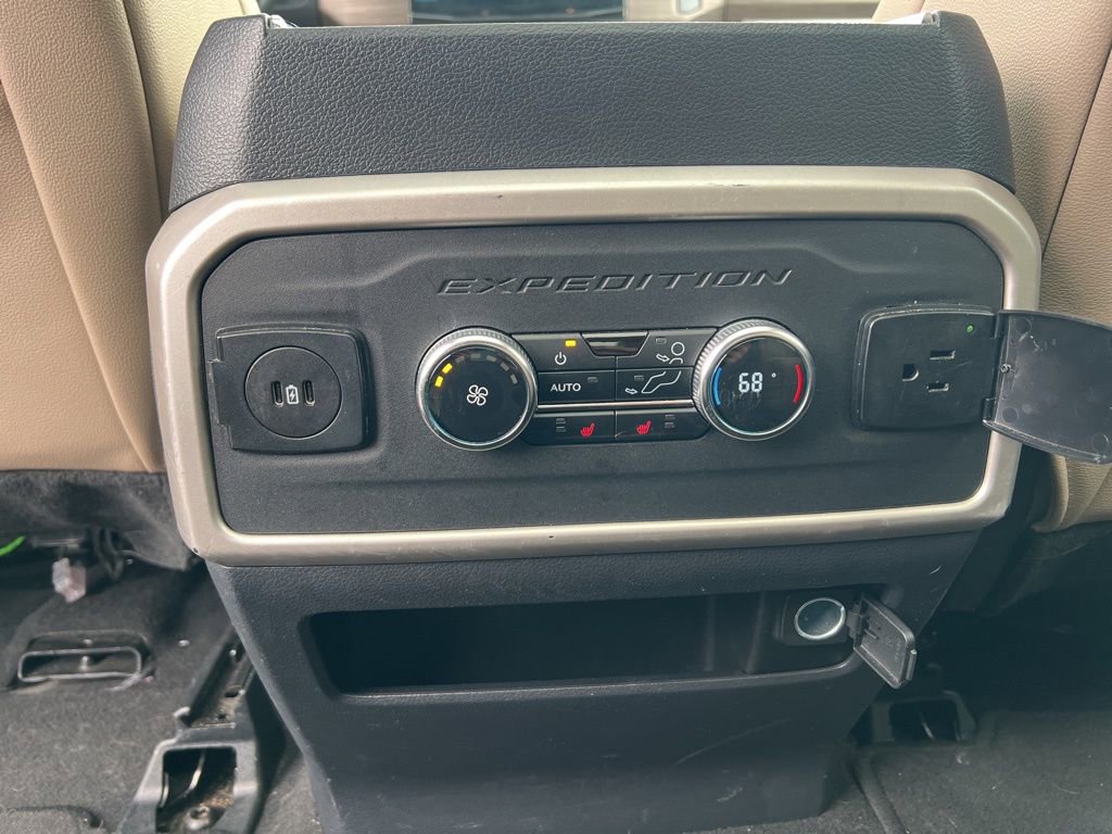 Used 2024 Ford Expedition Limited image 27
