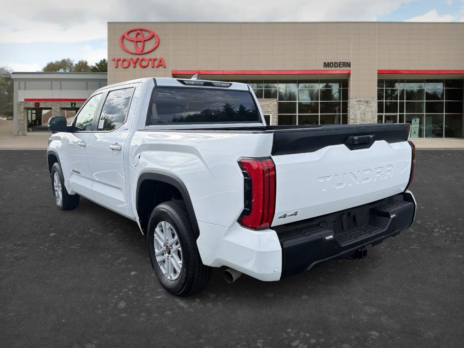 Certified 2025 Toyota Tundra SR5 w/ SR5 Premium Package AWD/4WD image 6