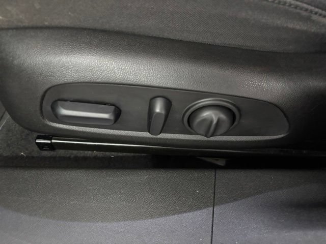 Used 2021 Chevrolet Malibu LT FWD image 9