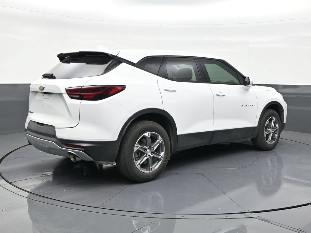 Used 2023 Chevrolet Blazer LT FWD image 5