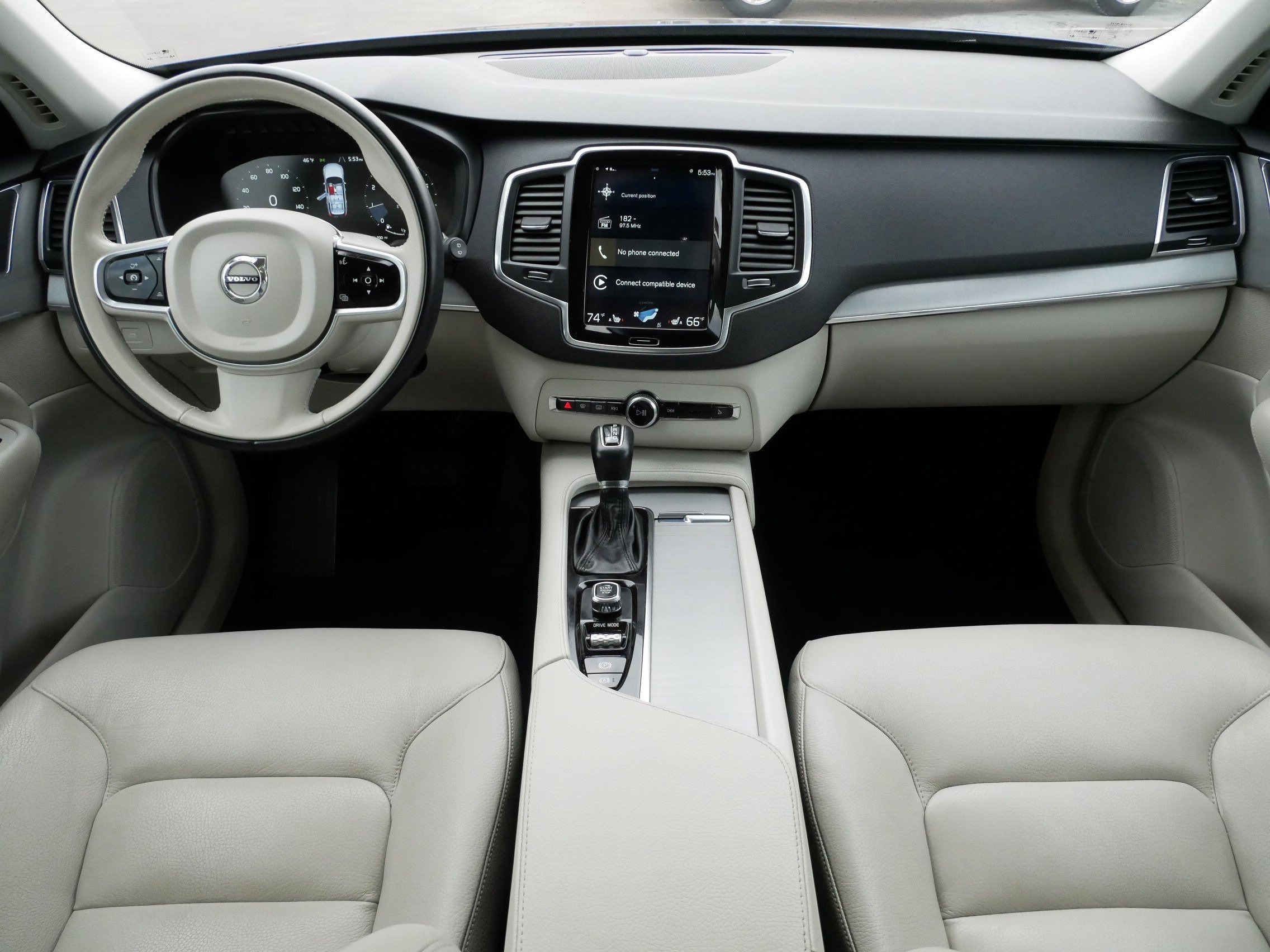 Used 2021 Volvo XC90 T5 Momentum w/ Climate Package image 10