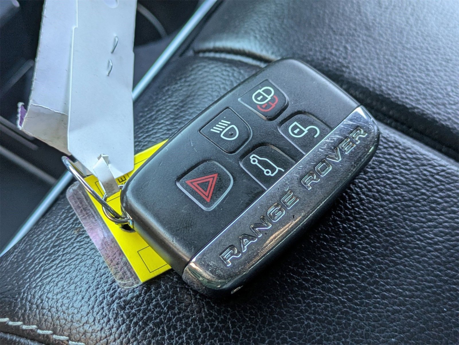 Used 2020 Land Rover Range Rover Velar R-Dynamic S image 32