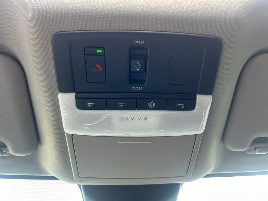 Certified 2025 Nissan Sentra SR w/ SR Premium Package image 24