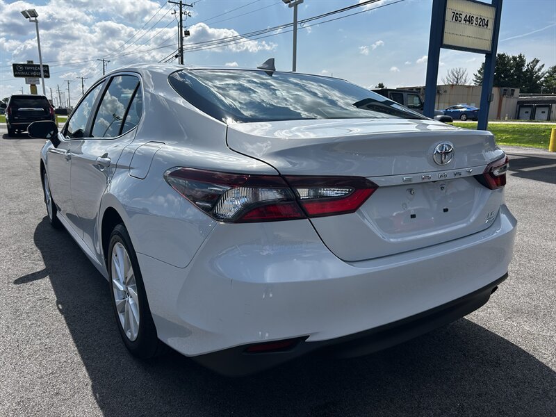 Used 2022 Toyota Camry LE w/ Carpet Mat Package (TMS) AWD/4WD image 5