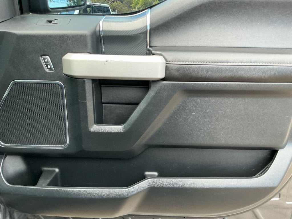 Used 2019 Ford F150 Lariat w/ Equipment Group 502A Luxury AWD/4WD image 16