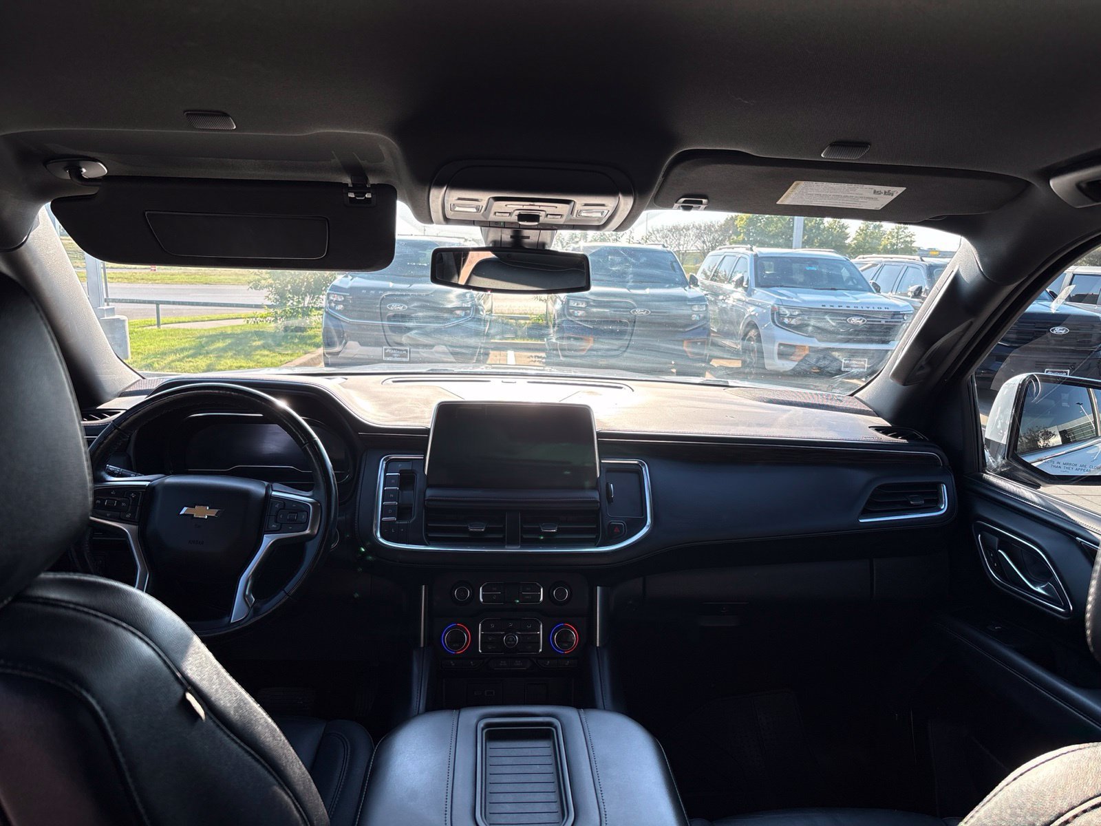 Used 2022 Chevrolet Tahoe LT w/ Luxury Package RWD image 16