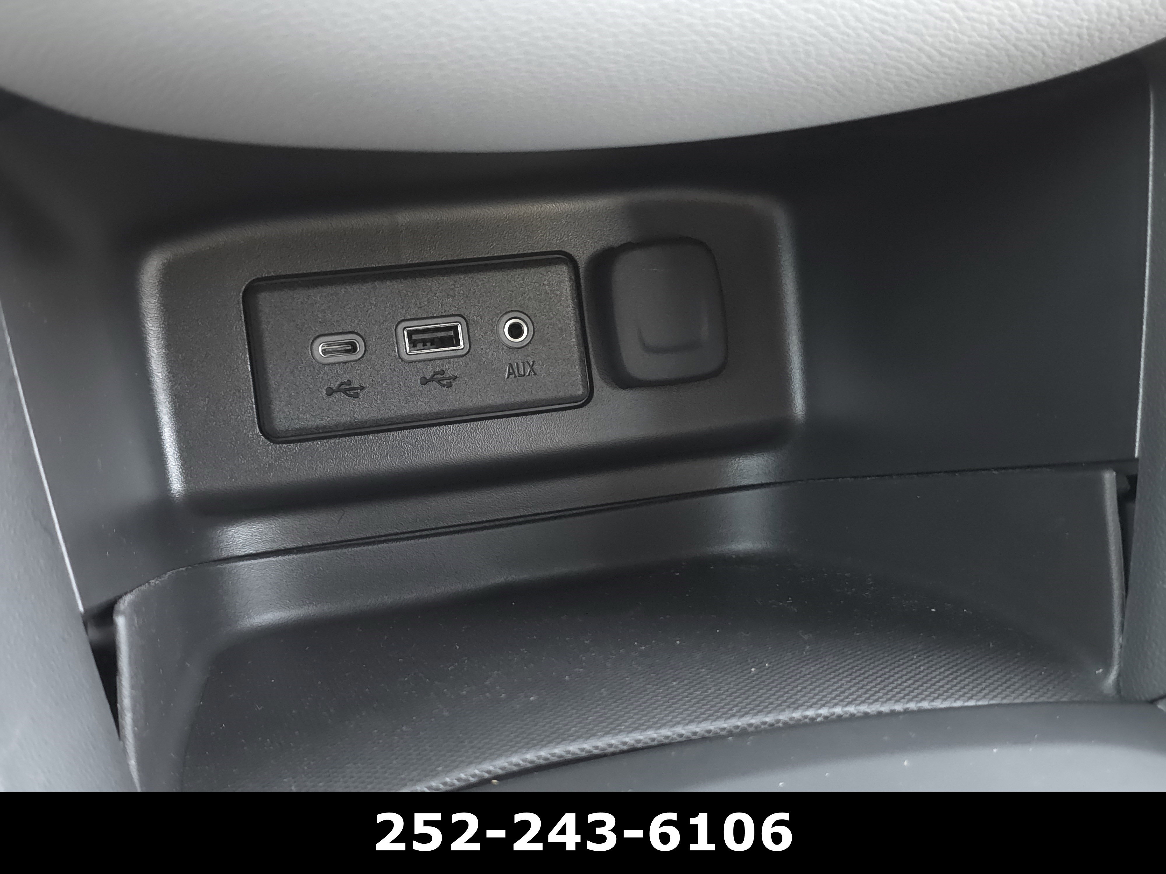 Used 2024 Chevrolet Equinox LS FWD image 12