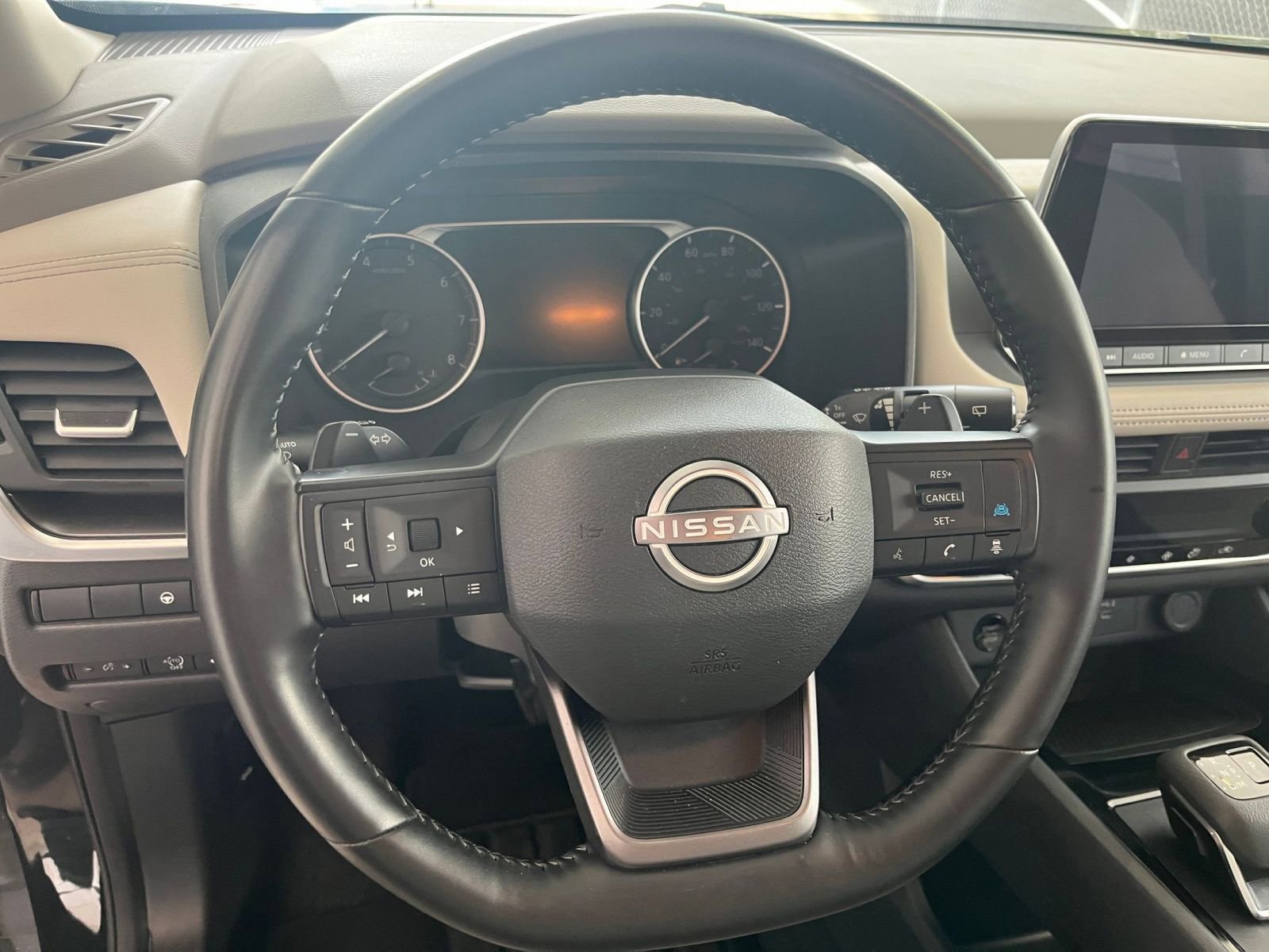 Used 2025 Nissan Rogue SV FWD image 30
