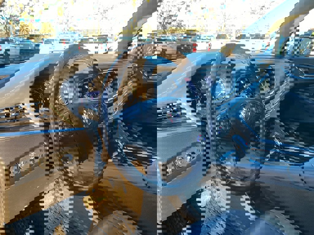 Used 2021 Buick Enclave Premium w/ Sun and Sites Package image 31