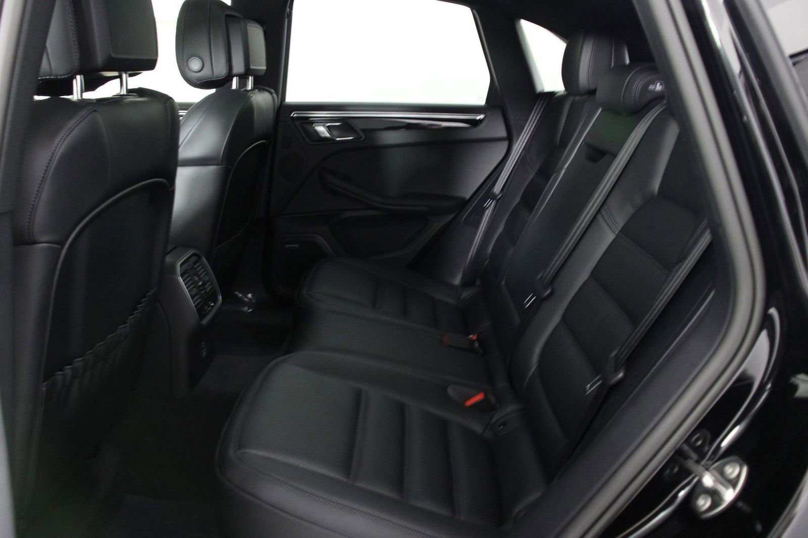 New 2026 Porsche Macan S AWD/4WD image 18