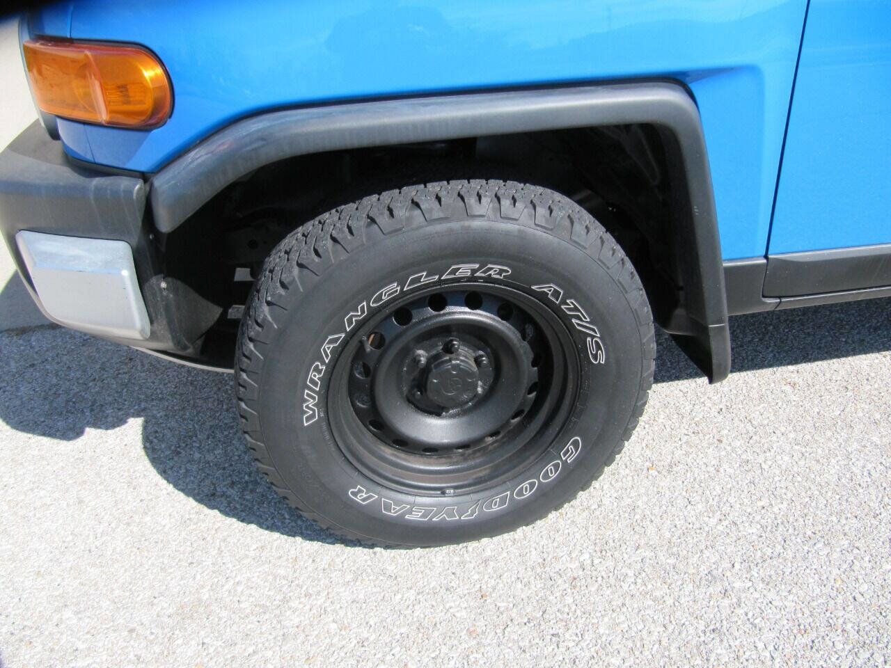 Used 2007 Toyota FJ Cruiser 4WD image 12