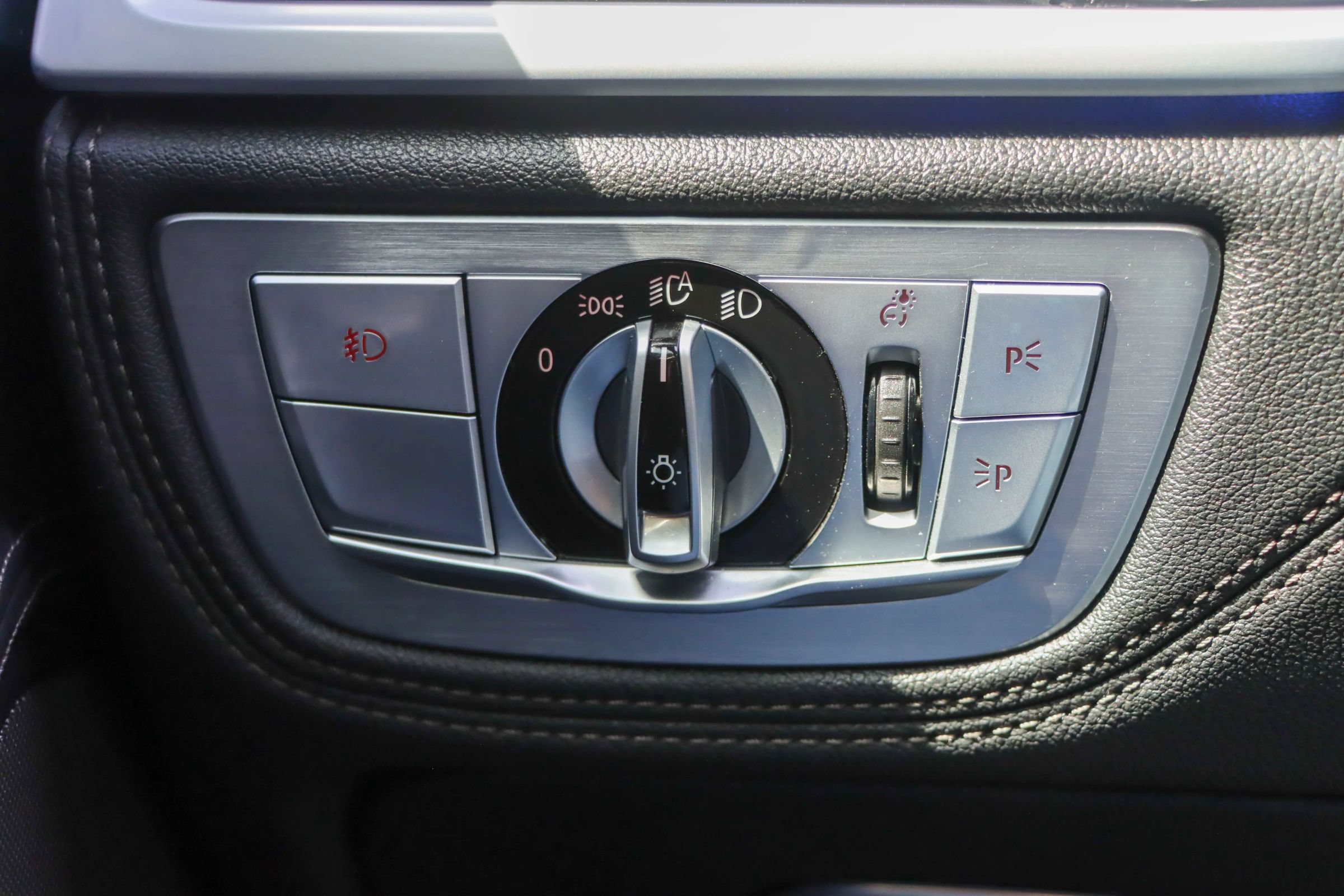 Used 2017 BMW 750i xDrive AWD/4WD image 31