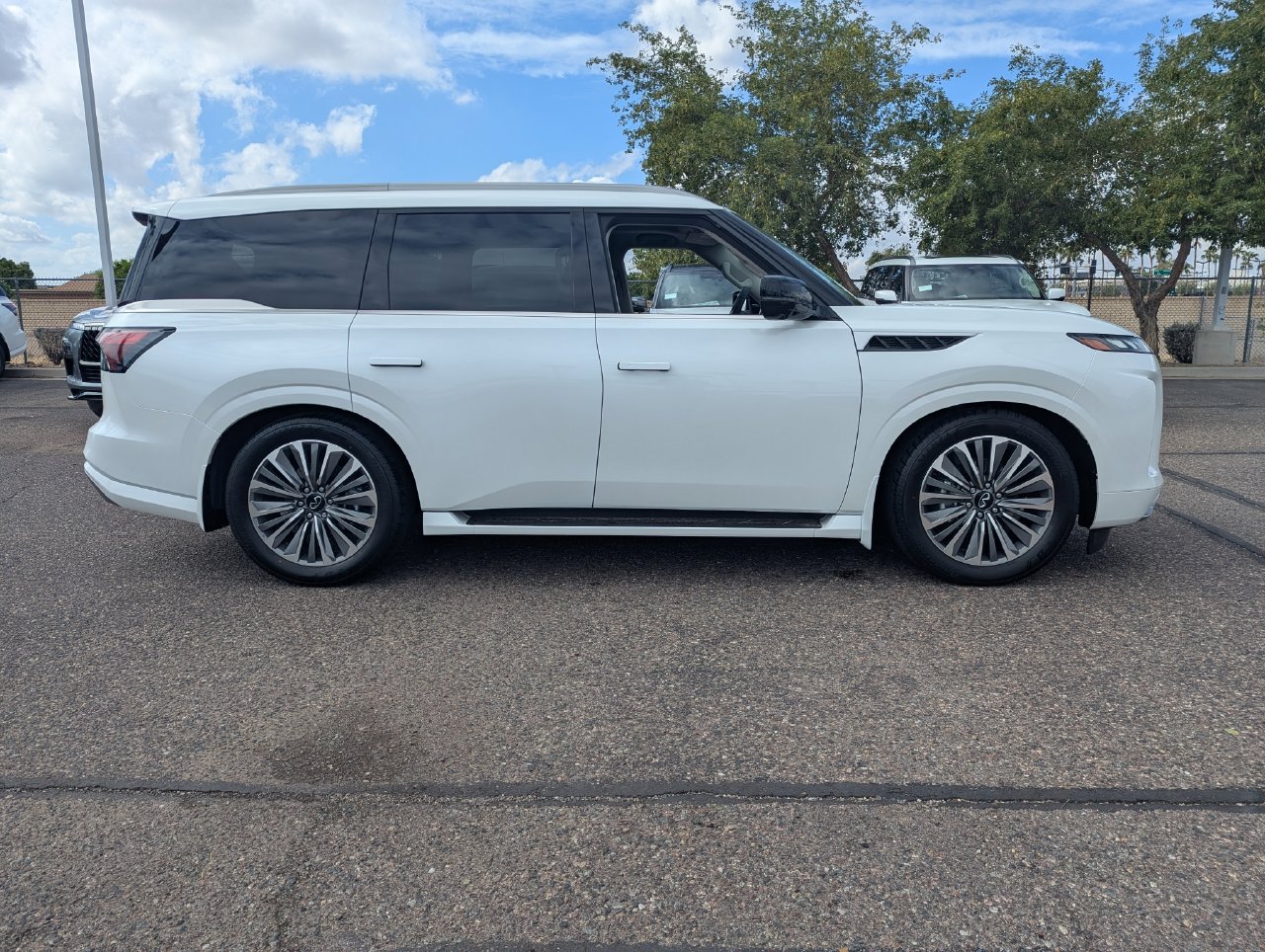New 2027 INFINITI QX80 Luxe RWD image 6
