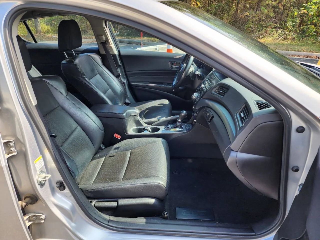 Used 2013 Acura ILX w/ Technology Package image 21