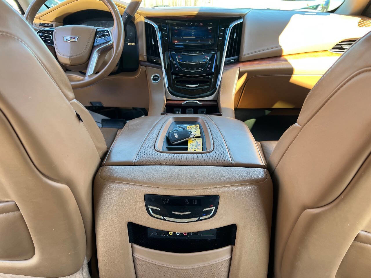 Used 2015 Cadillac Escalade ESV Platinum AWD/4WD image 26