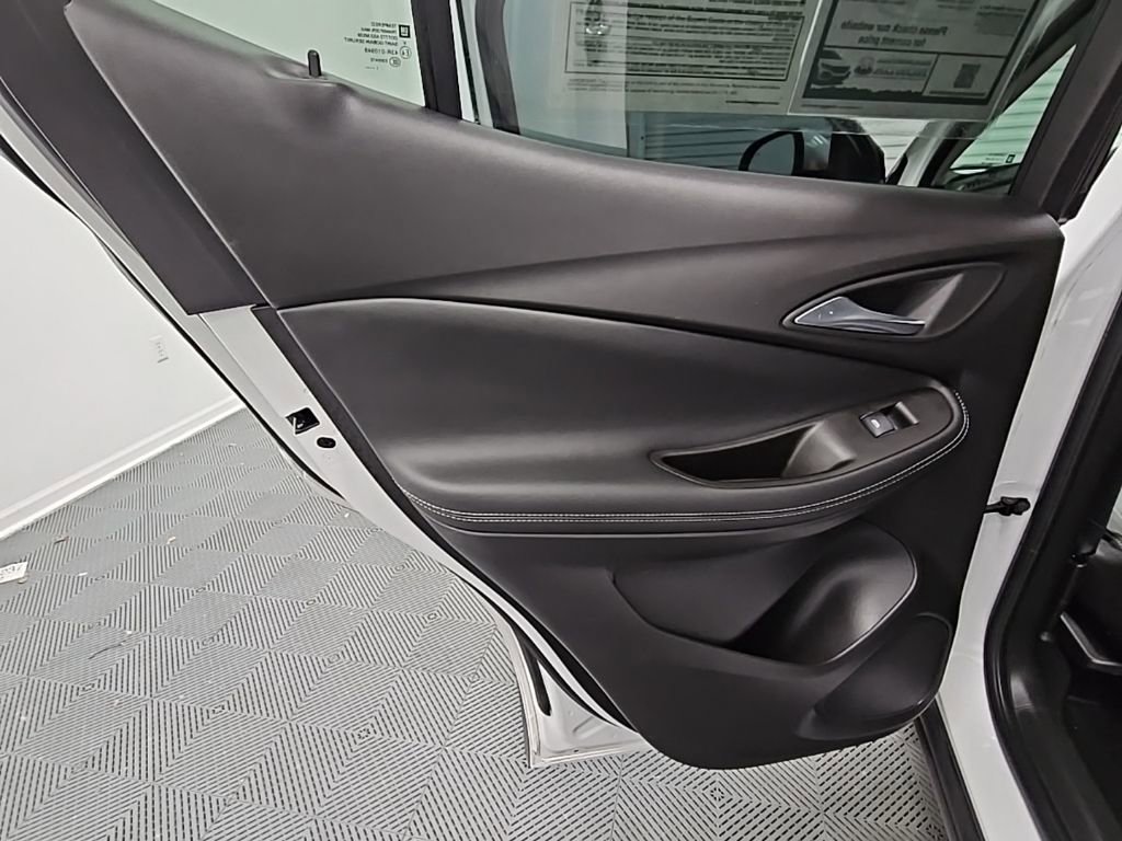 Used 2022 Buick Encore GX Essence w/ Experience Buick Package image 34