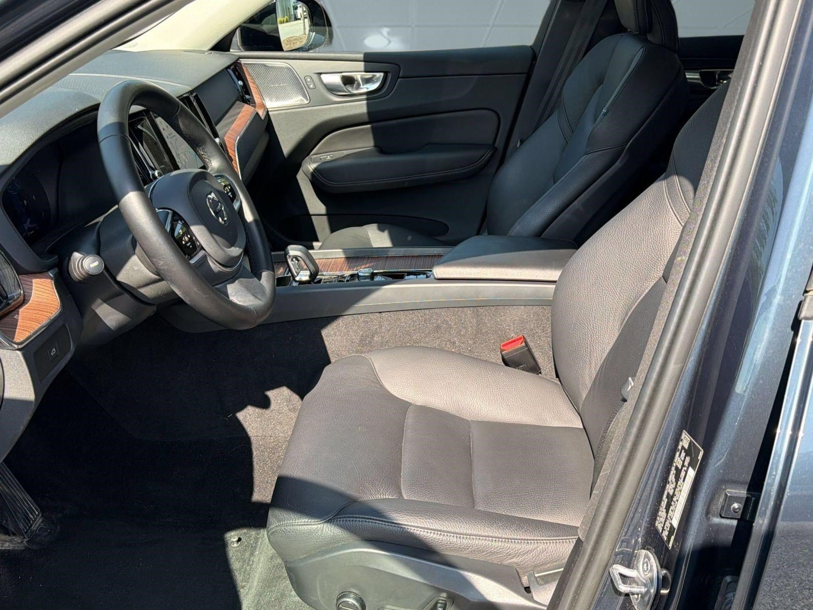 Certified 2024 Volvo XC60 B5 Plus w/ Climate Package AWD/4WD image 5