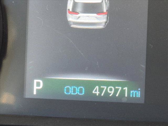 Used 2022 Toyota RAV4 XLE w/ Convenience Package FWD image 9
