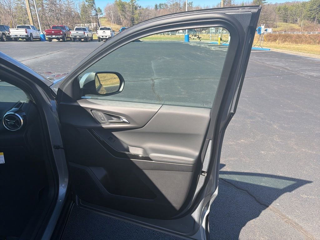 New 2026 Chevrolet Equinox LT w/ Safety and Technology Package image 19