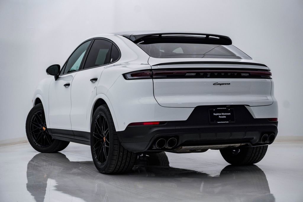 Certified 2025 Porsche Cayenne Coupe AWD/4WD image 3