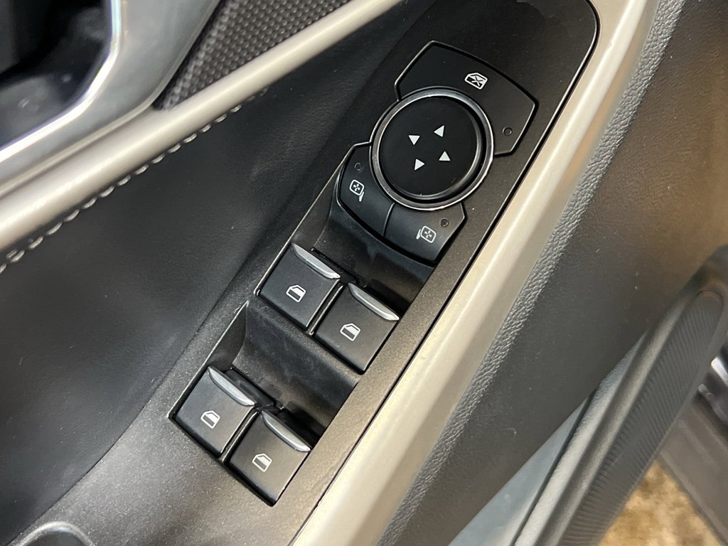 Used 2022 Ford Explorer XLT w/ Equipment Group 202A image 10