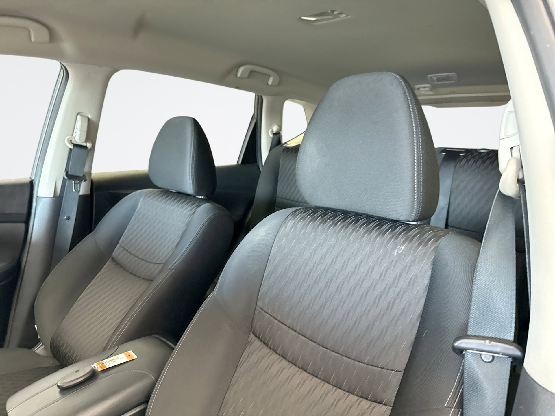 Used 2018 Nissan Rogue SV w/ Premium Package image 9