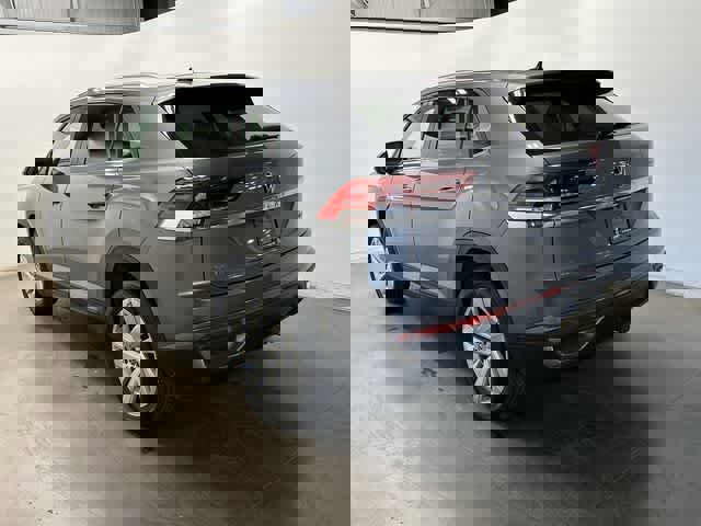 Used 2023 Volkswagen Atlas Cross Sport SE w/ Panoramic Sunroof Package image 31