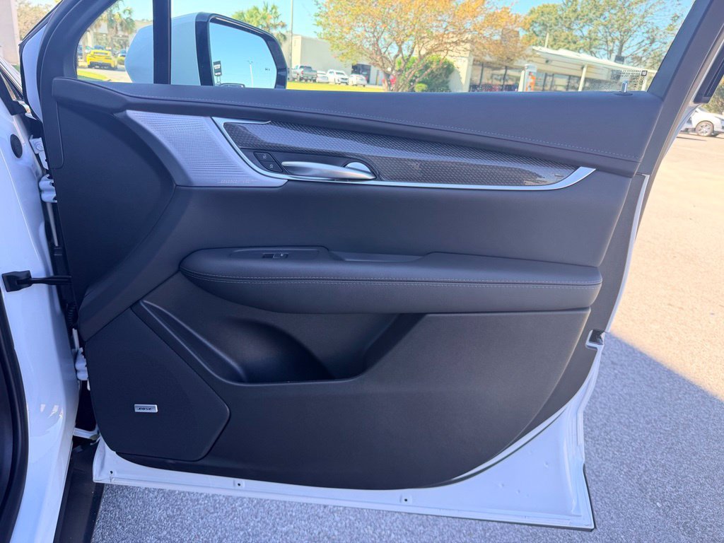 New 2026 Cadillac XT5 Sportv w/ LPO, Floor Liner Package AWD/4WD image 38