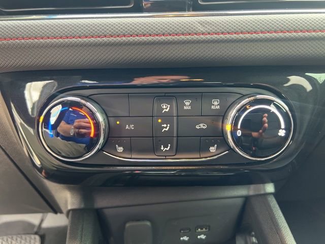 Used 2024 Chevrolet TrailBlazer RS image 32