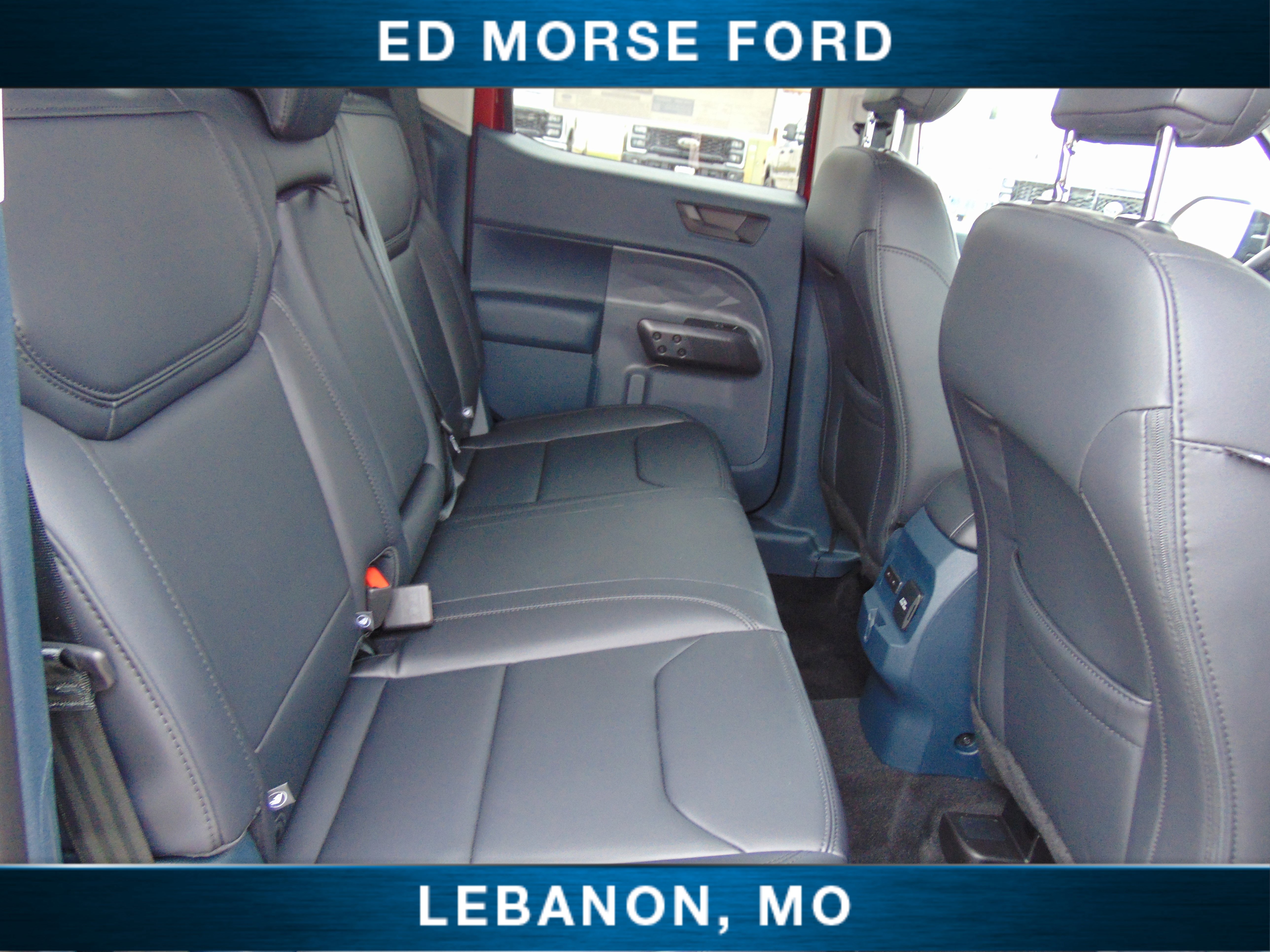 New 2025 Ford Maverick Lariat w/ Black Appearance Package image 18