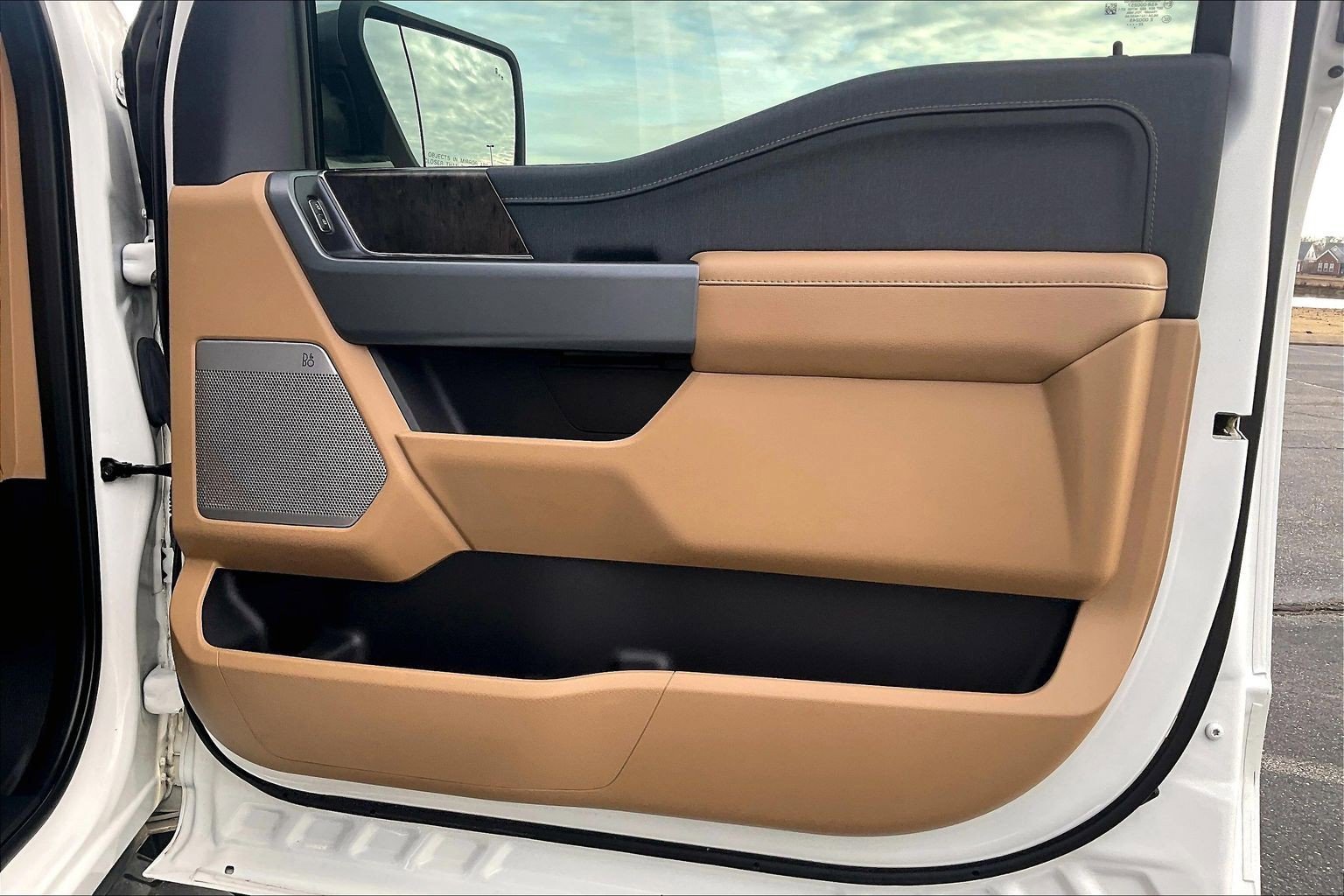 Used 2022 Ford F150 Lariat w/ Max Trailer Tow Package image 19