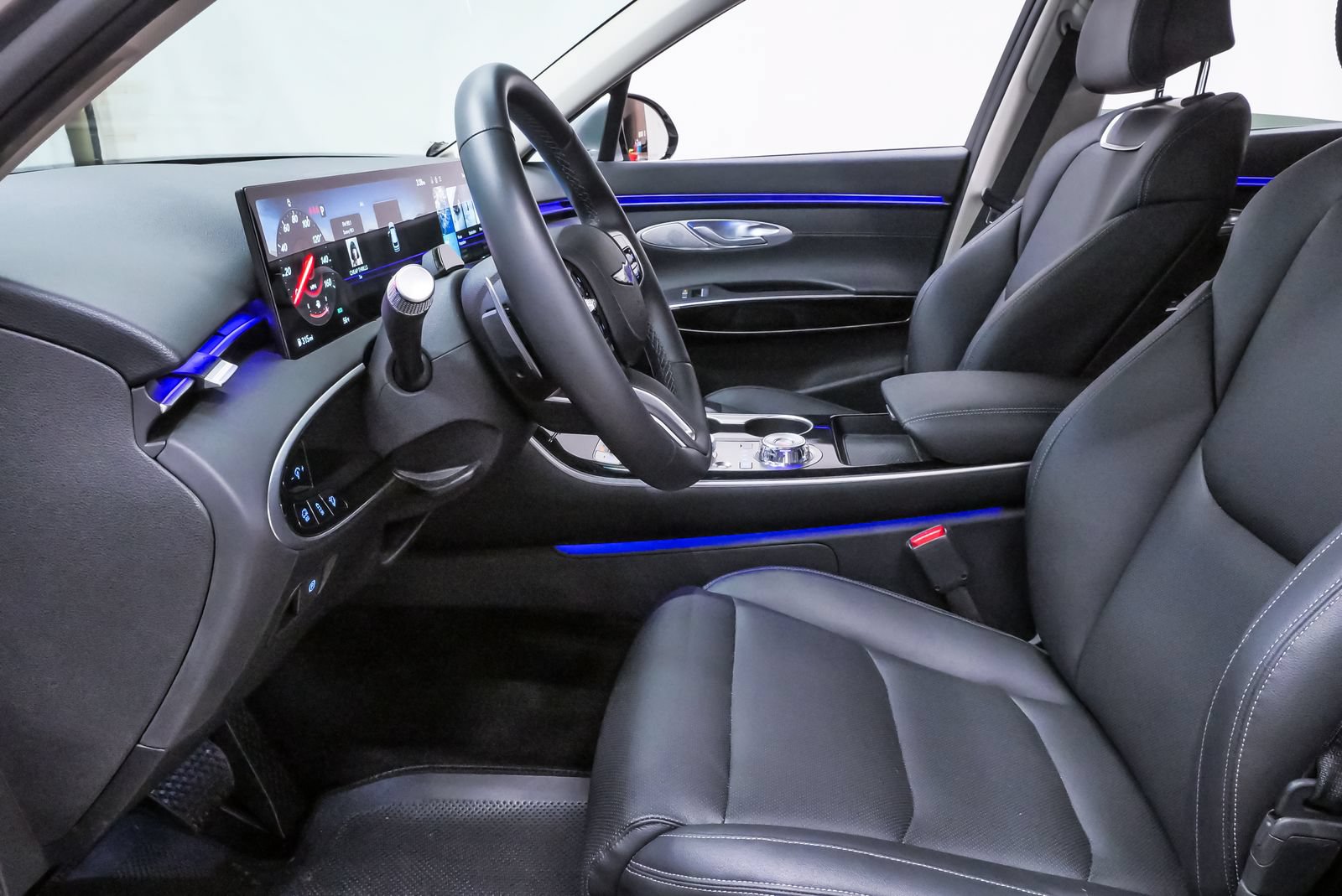 Certified 2026 Genesis GV70 2.5T AWD/4WD image 9