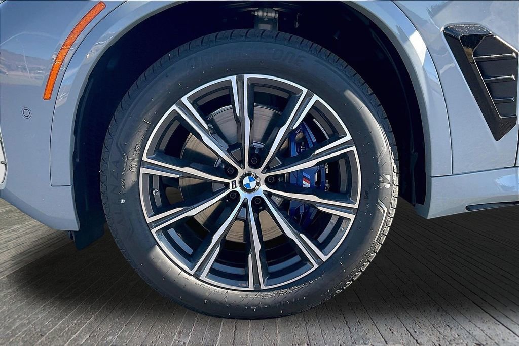New 2026 BMW X5 xDrive40i w/ M Sport Package AWD/4WD image 13