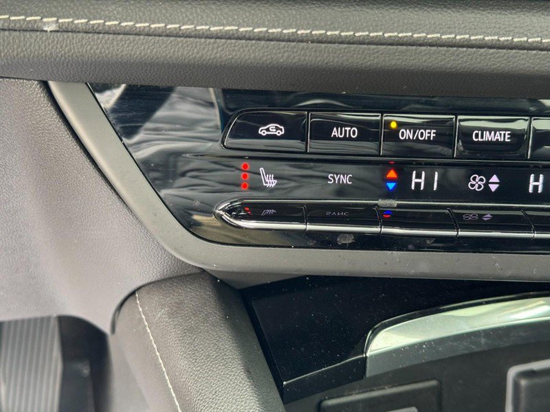 Used 2022 Buick Envision Essence w/ Safety Package image 22