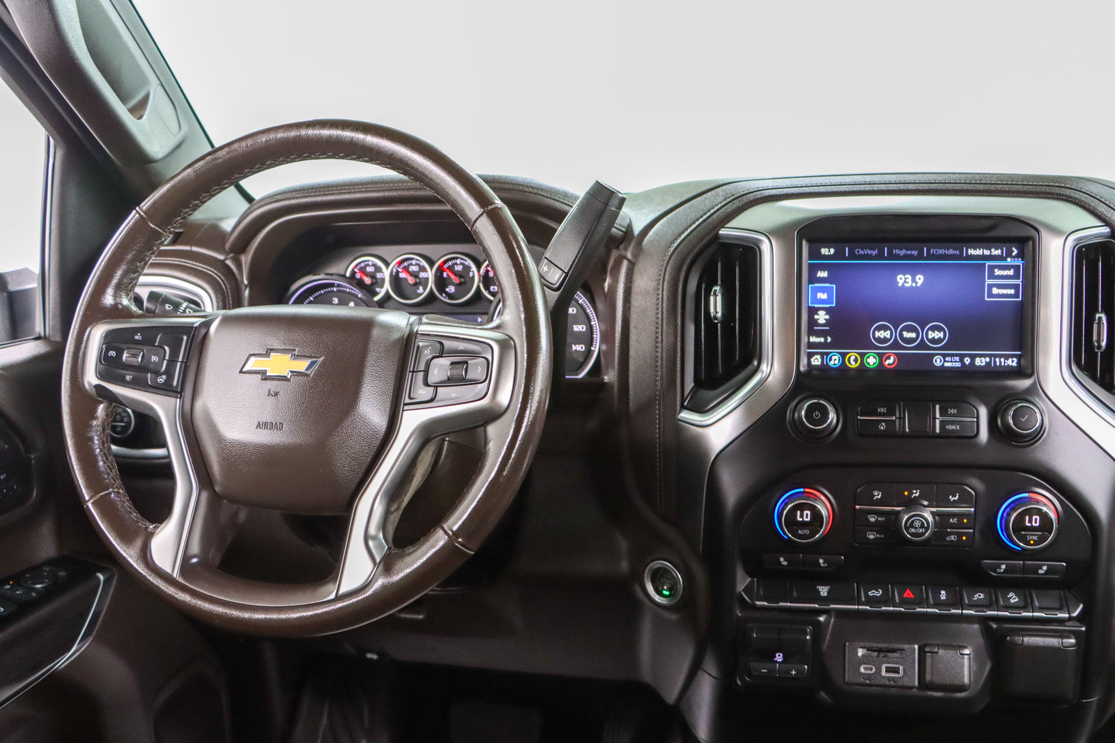 Used 2022 Chevrolet Silverado 2500 LTZ w/ Z71 Off-Road Package AWD/4WD image 17