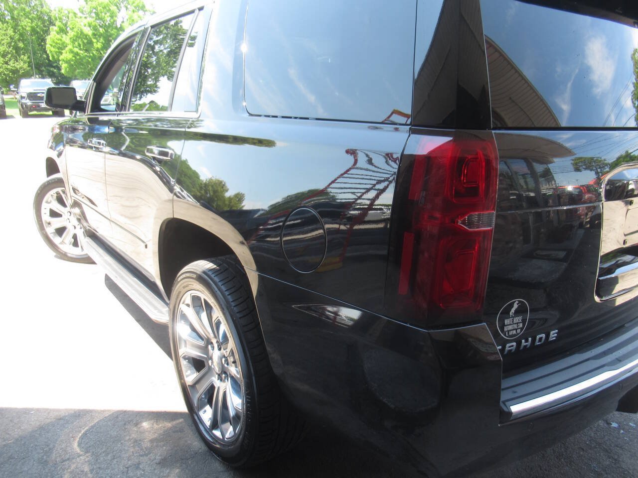 Used 2018 Chevrolet Tahoe Premier AWD/4WD image 17