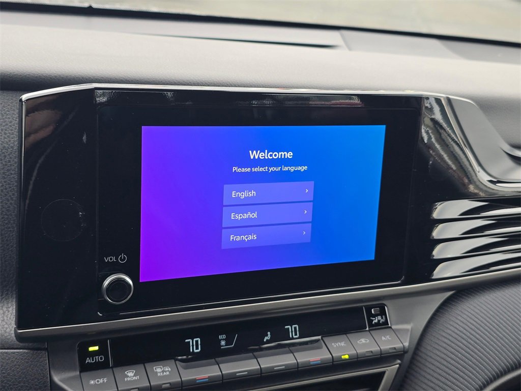 Used 2025 Toyota Camry SE image 29