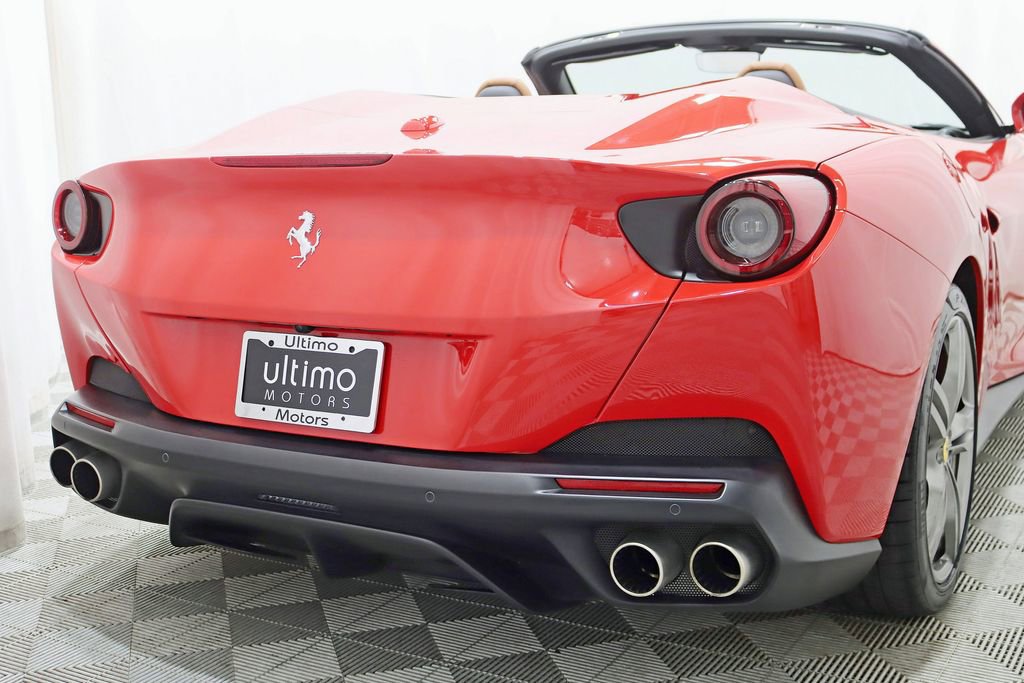 Used 2020 Ferrari Portofino RWD image 16