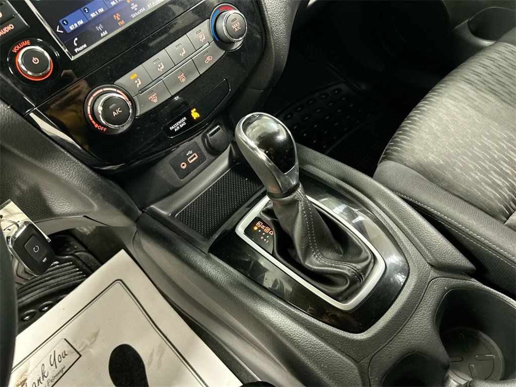 Used 2018 Nissan Rogue S image 16