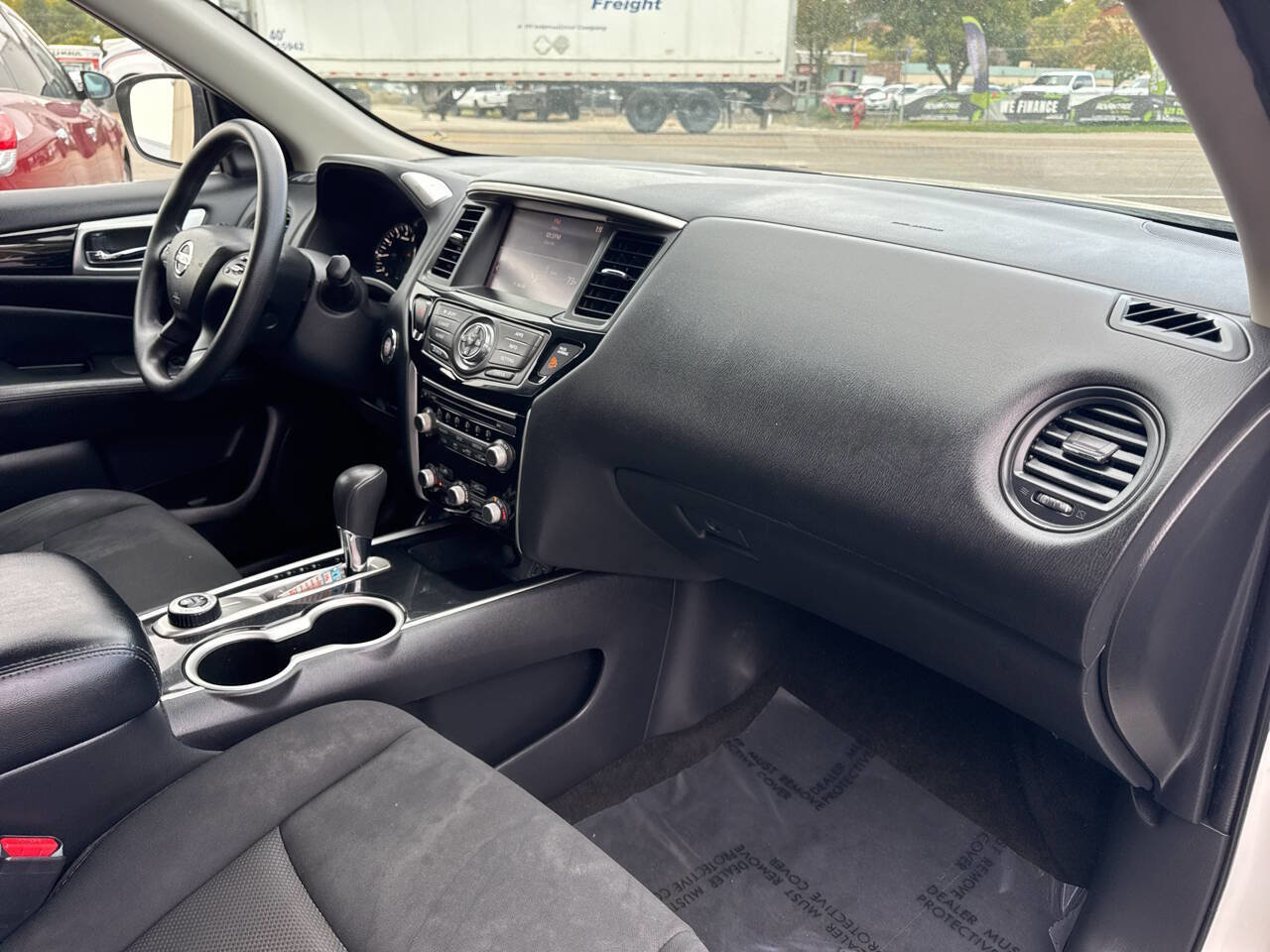 Used 2018 Nissan Pathfinder S image 24