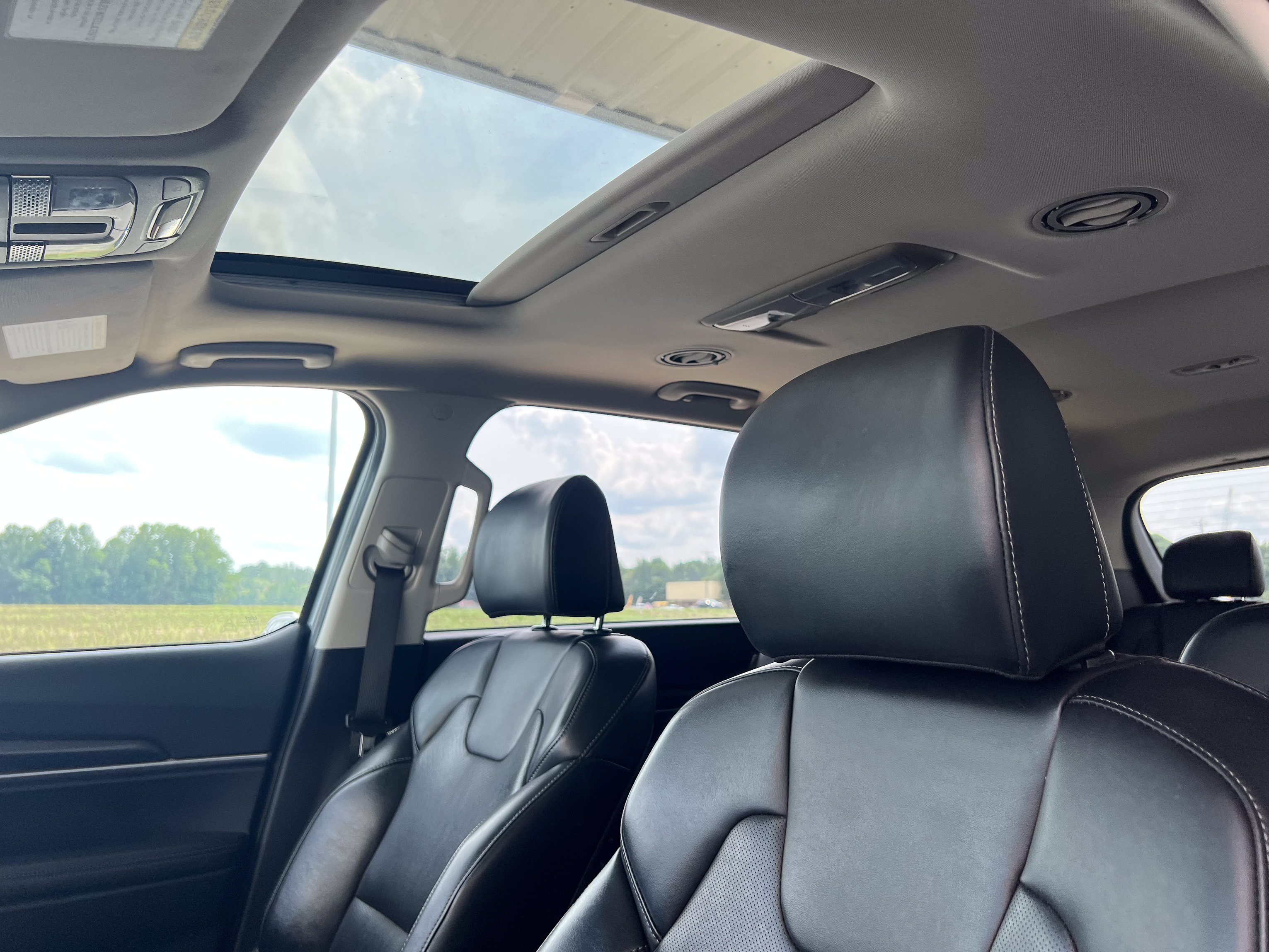 Used 2025 Kia Telluride S FWD image 28