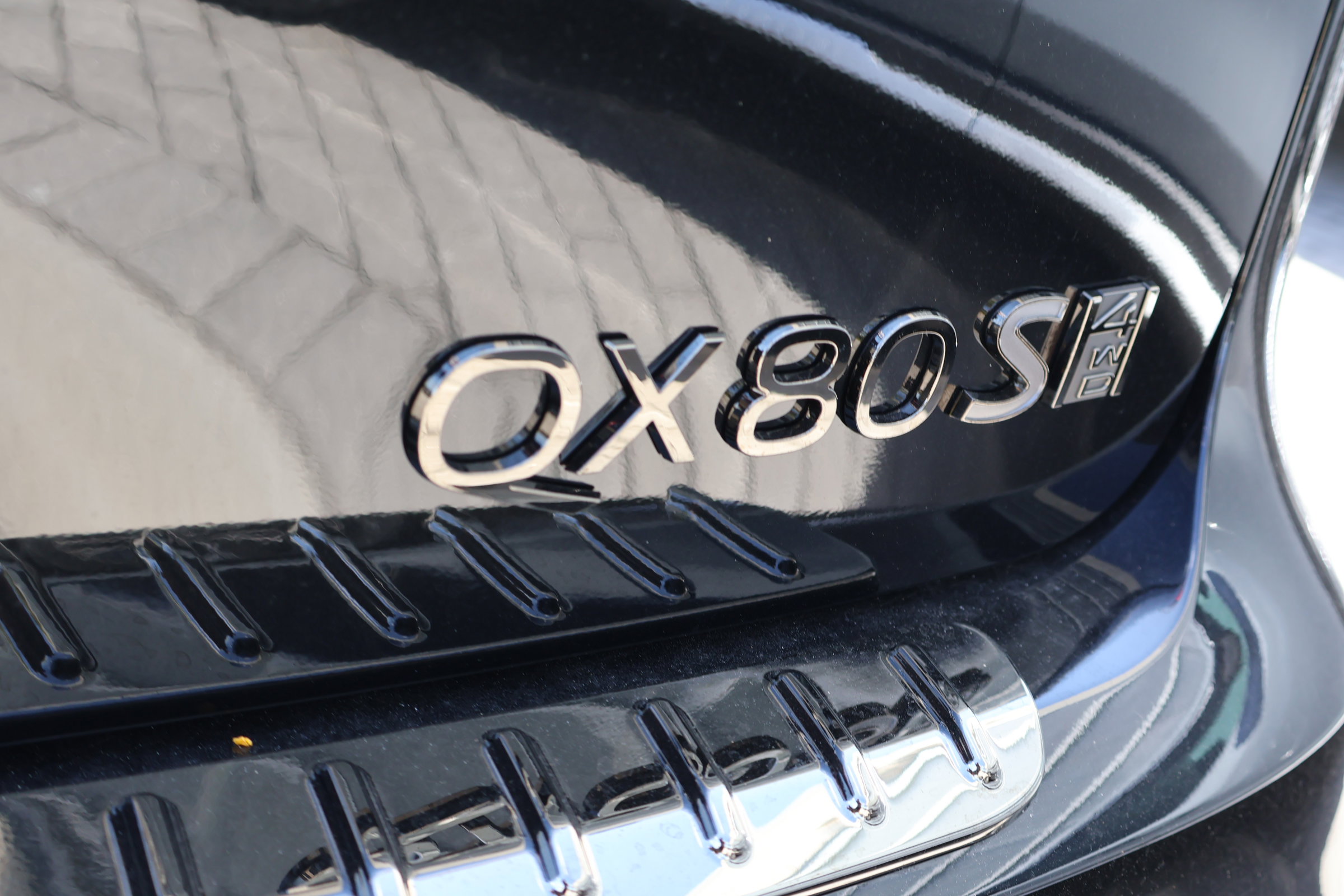 New 2026 INFINITI QX80 4WD image 5