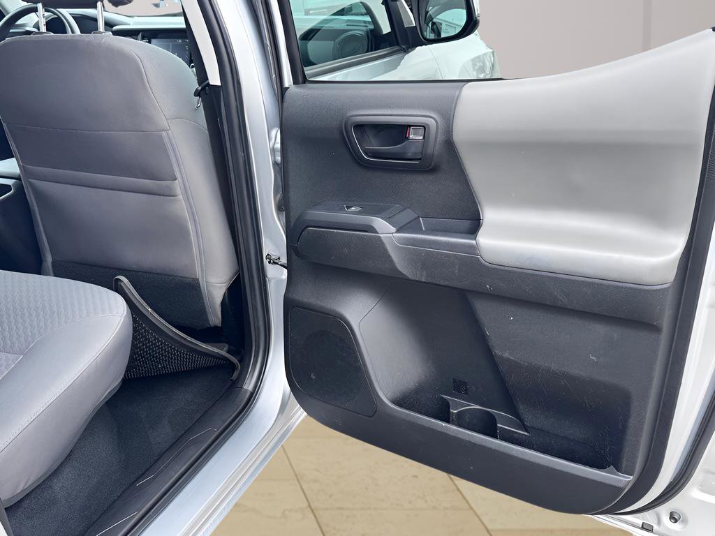 Used 2022 Toyota Tacoma SR w/ SR Convenience Package image 28