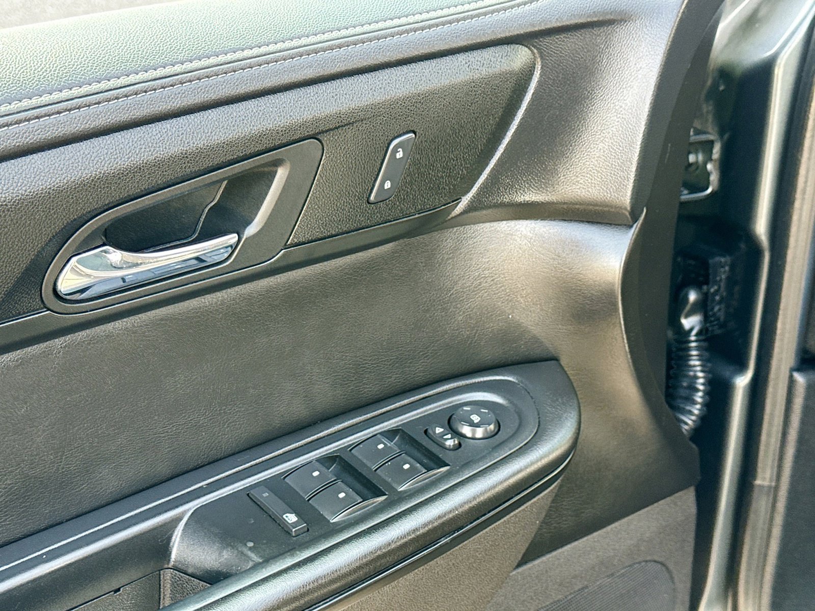 Used 2013 GMC Acadia SLE image 8