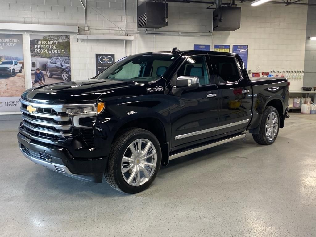 Used 2023 Chevrolet Silverado 1500 High Country w/ High Country Premium Package image 3
