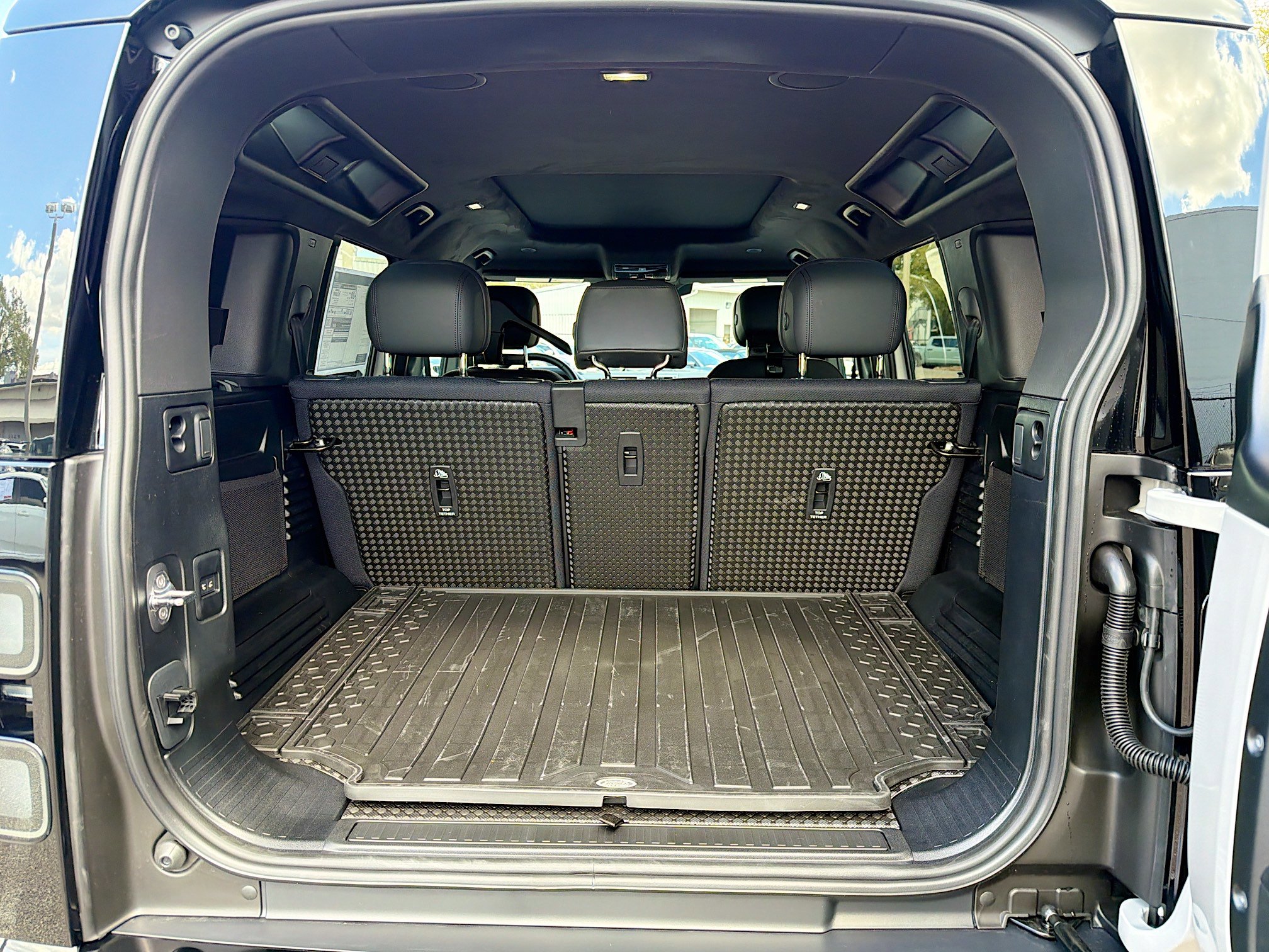 New 2026 Land Rover Defender 110 X image 12