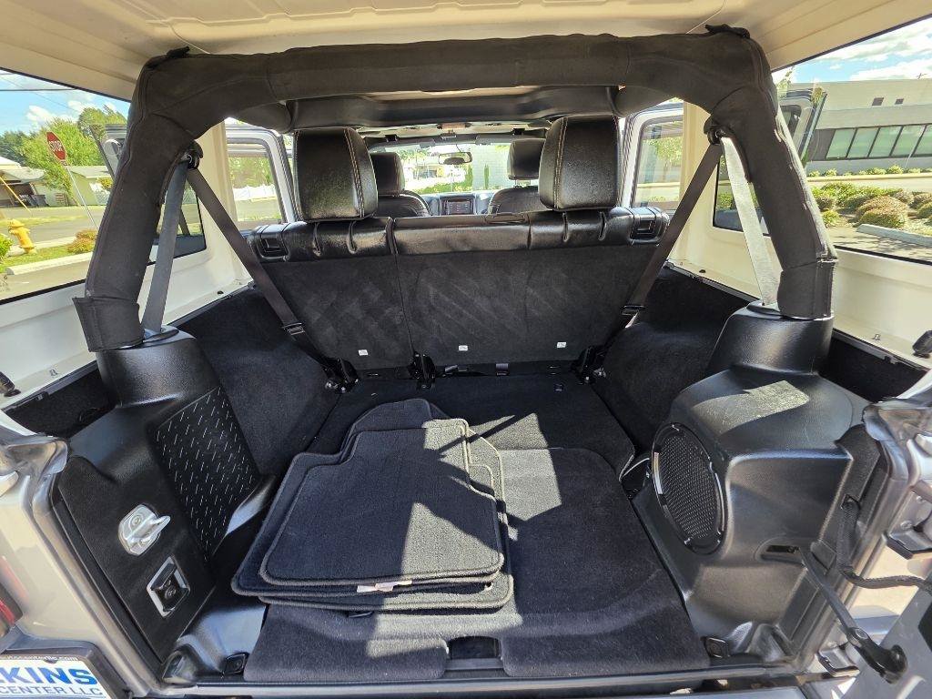 Used 2013 Jeep Wrangler Unlimited Sport AWD/4WD image 17