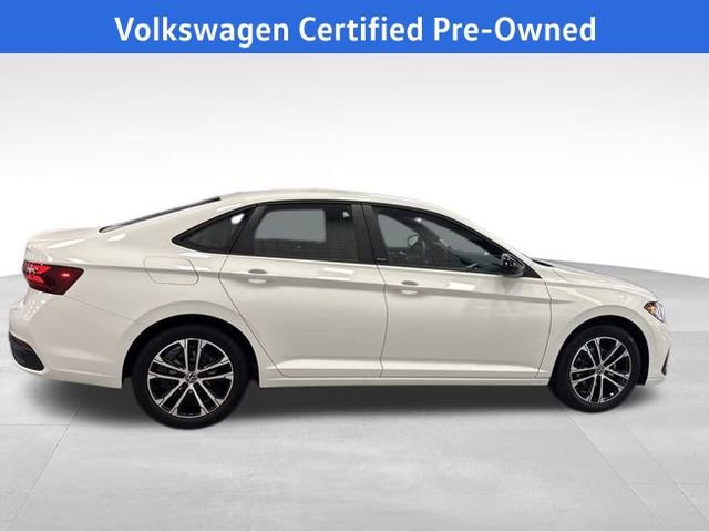 Certified 2025 Volkswagen Jetta Sport image 10