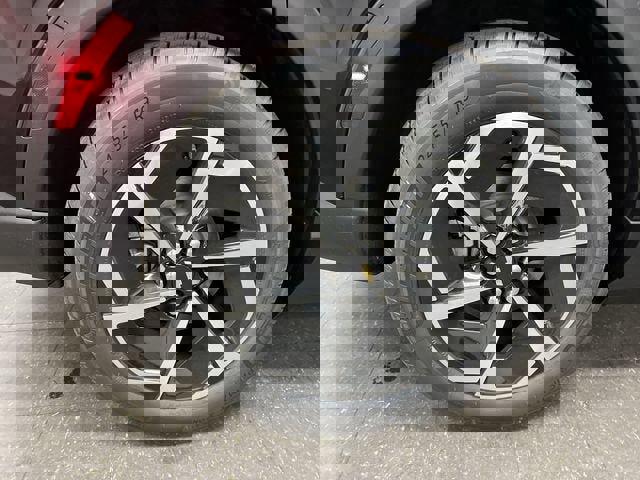 New 2026 Chevrolet Equinox EV LT image 32